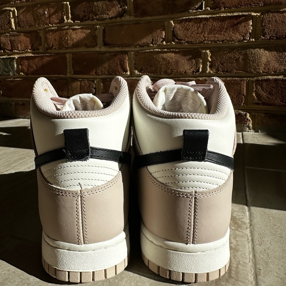 Nike Dunks High Top Women’s Sneaker - Fossil Stone Size 8.5 - Picture 4 of 10